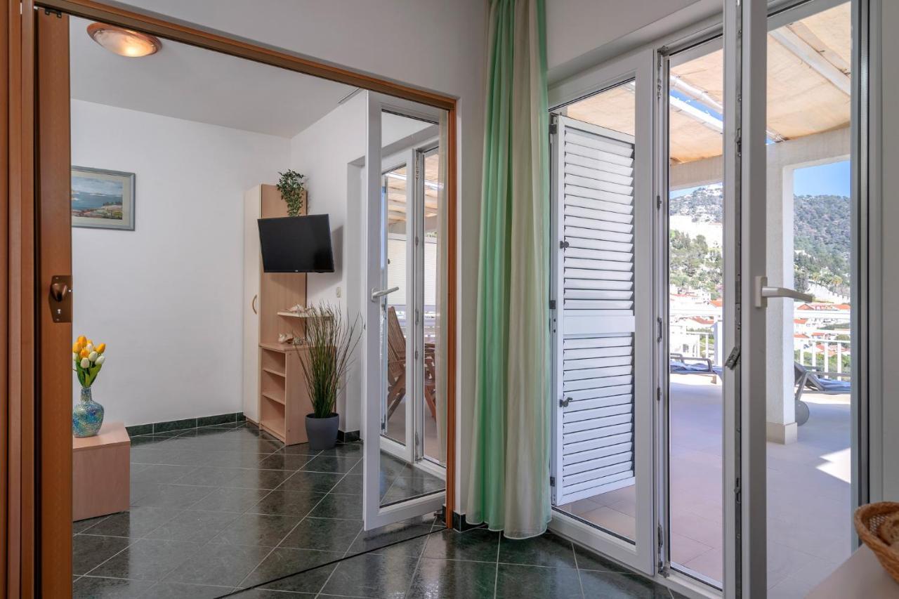Longin - Zf Hvar Apartament *
